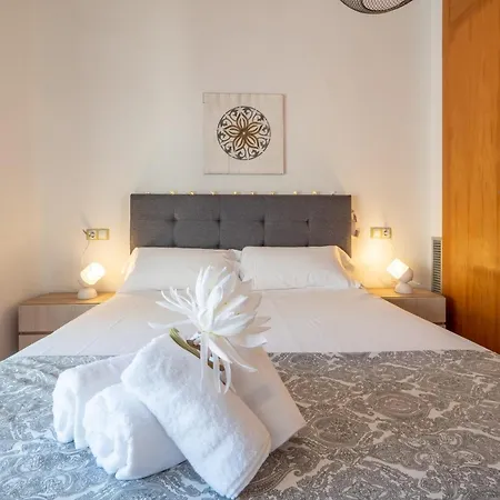 Lloret Lux شقة *